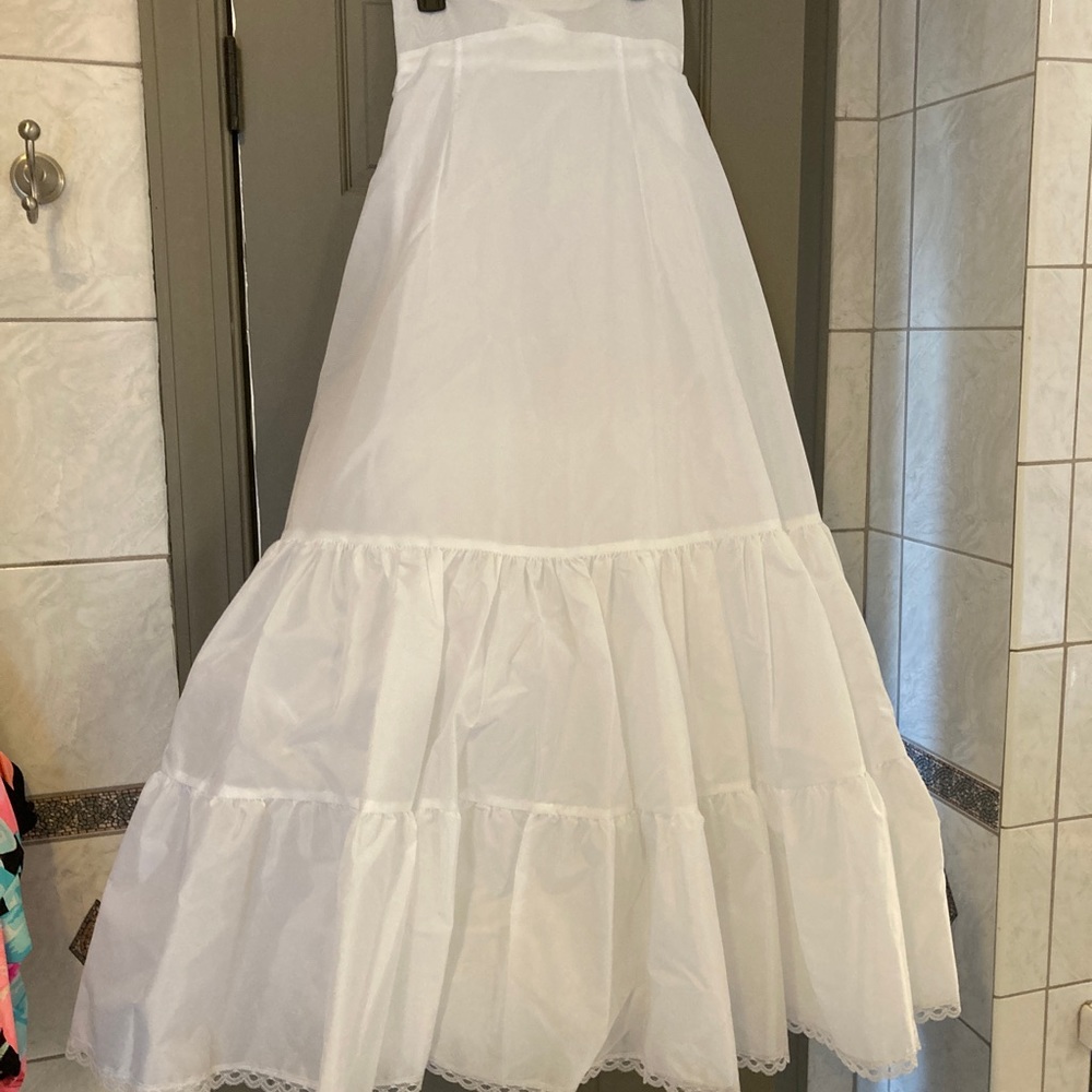 Petticoat, crinoline, underskirt, size 4